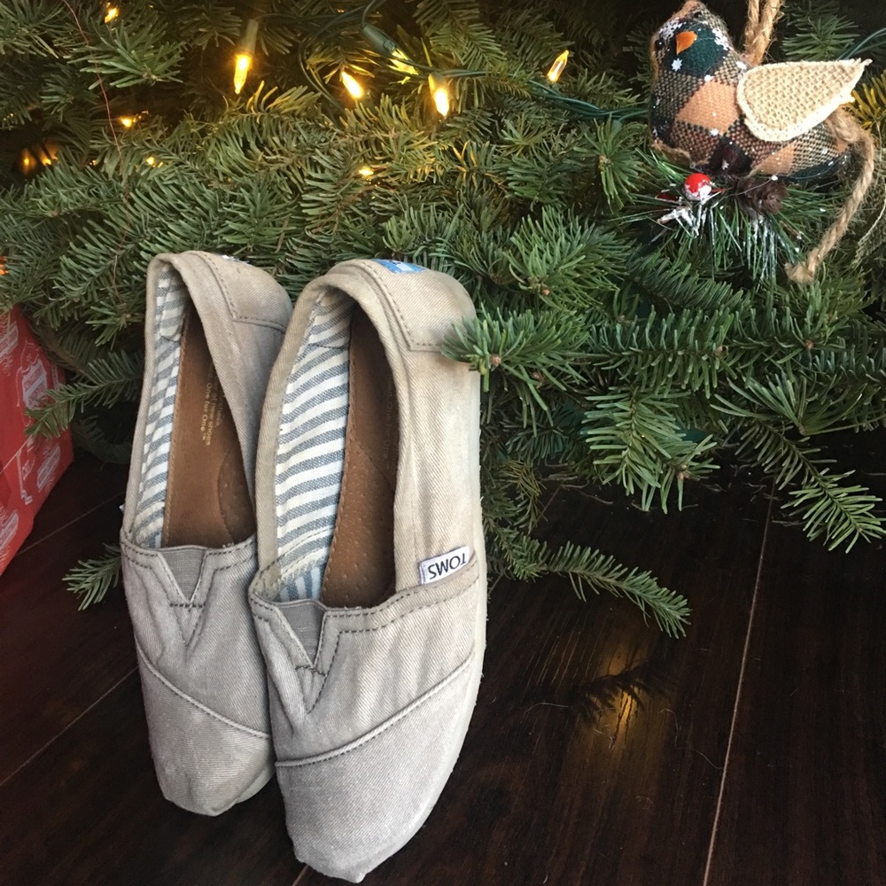 Toms